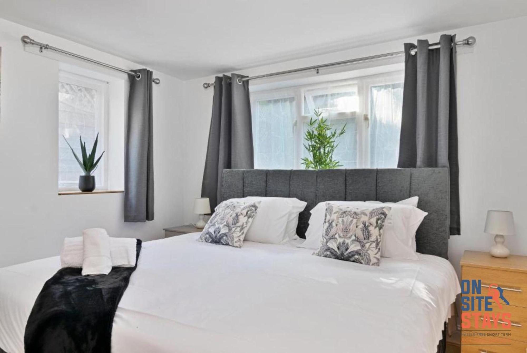 Onsitestays - Tranquil 2 Bedroom Apartment With Large Kitchen, Private Garden Near Wimbledon Station Londres Exterior foto