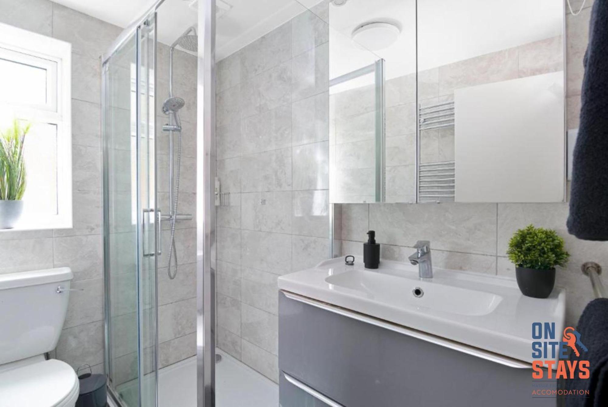 Onsitestays - Tranquil 2 Bedroom Apartment With Large Kitchen, Private Garden Near Wimbledon Station Londres Exterior foto