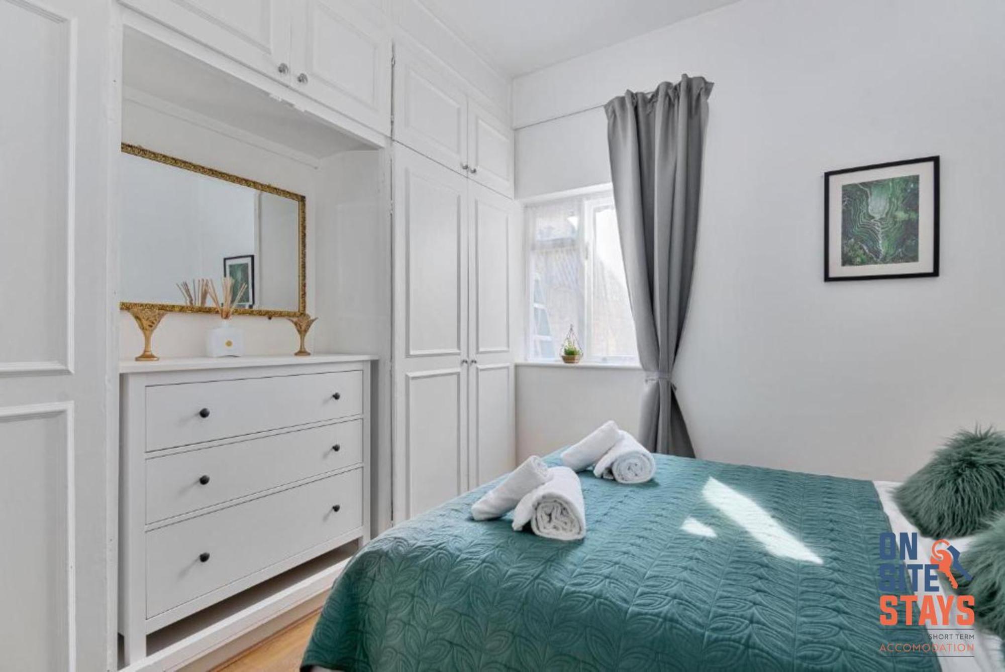 Onsitestays - Tranquil 2 Bedroom Apartment With Large Kitchen, Private Garden Near Wimbledon Station Londres Exterior foto