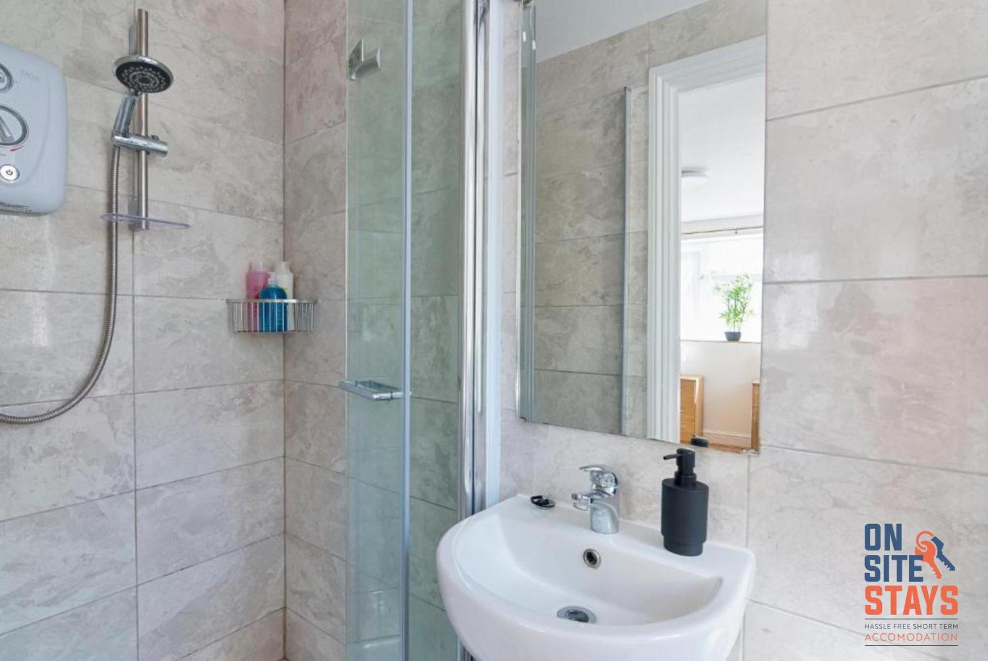 Onsitestays - Tranquil 2 Bedroom Apartment With Large Kitchen, Private Garden Near Wimbledon Station Londres Exterior foto